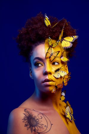 Melisa, flores y mariposas